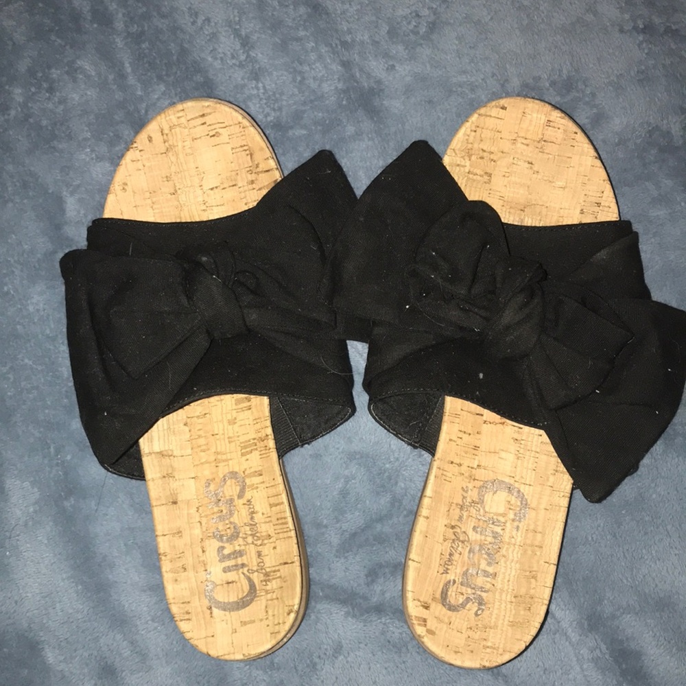 Black bow sandals!!!